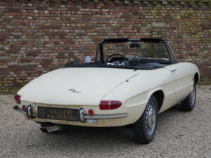 Image 33/50 de Alfa Romeo 1600 Spider Duetto (1967)