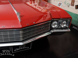 Image 36/41 of Buick Le Sabre Convertible (1966)