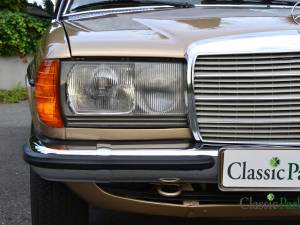 Image 16/50 of Mercedes-Benz 230 CE (1982)