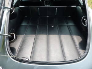 Image 13/22 de Jaguar E-Type (1968)