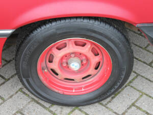 Image 6/30 of BMW 320i (1982)