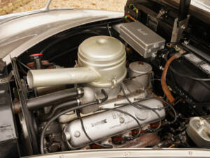 Image 9/50 of BMW 501 V8 (1965)