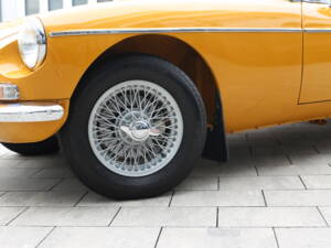 Image 25/53 of MG MGB (1973)