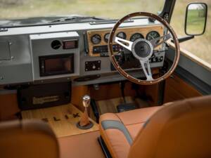 Bild 7/9 von Land Rover 90 (1986)