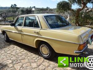 Immagine 3/10 di Mercedes-Benz 200 D (1975)