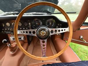 Immagine 37/50 di Jaguar E-Type 4.2 (1965)