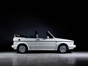 Bild 1/39 von Volkswagen Golf I Cabrio 1.8 (1994)