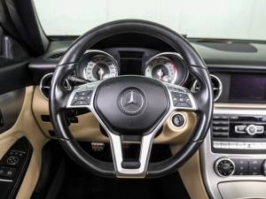 Image 6/50 of Mercedes-Benz SLK 200 (2011)