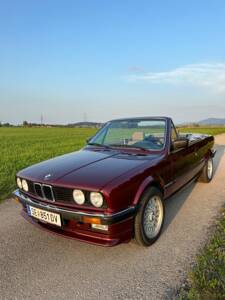 Immagine 1/15 di BMW 325i (1987)