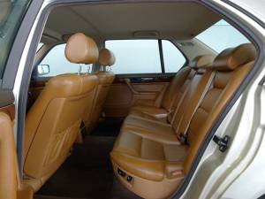Image 34/46 of BMW 750iL (1990)