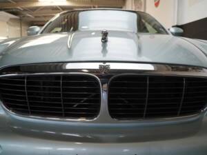 Image 27/50 of Jaguar XJ 8 4.2 (2004)