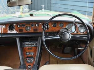 Image 26/43 of Rolls-Royce Silver Shadow I (1977)