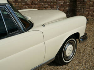 Image 25/50 of Mercedes-Benz 280 SE (1968)
