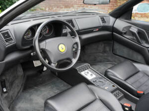 Imagen 38/50 de Ferrari F 355 Spider (1999)