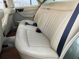 Image 37/50 of Mercedes-Benz 380 SE (1984)