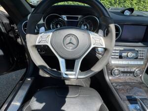Bild 10/14 von Mercedes-Benz SL 63 AMG (2013)