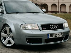 Image 4/5 de Audi RS6 Avant (2002)