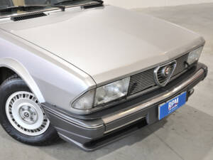 Immagine 2/40 di Alfa Romeo Alfa 6 - 2.0 (1986)