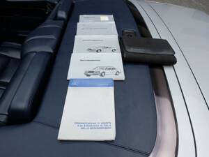 Image 61/69 of Mercedes-Benz E 320 (1994)