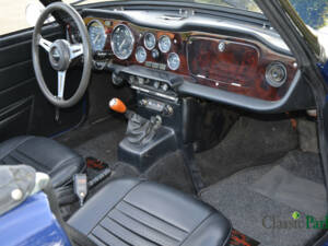 Image 28/50 of Triumph TR 6 (1975)