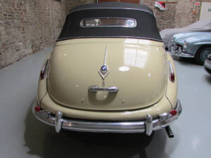Imagen 5/19 de BMW 502 Baur (1954)