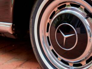 Image 92/188 of Mercedes-Benz 280 SE 3,5 (1971)