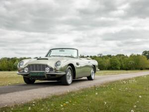 Bild 21/50 von Aston Martin DB 6 Volante (1969)