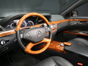 Immagine 17/78 di Mercedes-Benz S 600 L (2010)