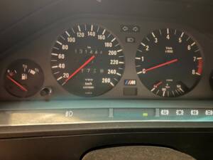 Image 11/20 of BMW M3 (1989)