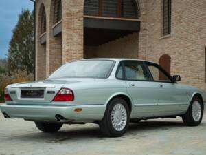 Bild 14/50 von Jaguar XJ 8 Sovereign (1997)