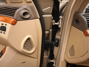 Image 30/76 of Mercedes-Benz S 600 L (2001)