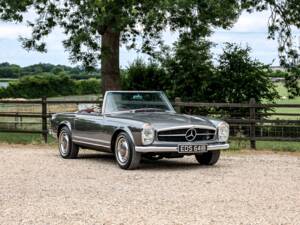 Afbeelding 13/27 van Mercedes-Benz 230 SL (1964)