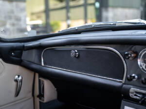 Bild 38/56 von Aston Martin DB 4 (1958)