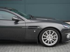 Image 24/50 of Aston Martin V12 Vanquish S (2007)