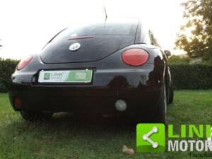 Immagine 8/10 di Volkswagen New Beetle 1.9 TDI (2000)