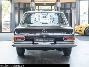 Image 4/15 of Mercedes-Benz 300 SEL 6.3 (1972)