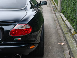 Image 25/51 of Jaguar XKR (2003)