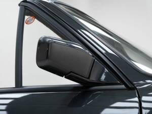 Image 13/15 of BMW 320i (1990)