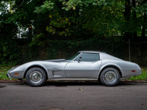 Image 3/7 of Chevrolet Corvette Stingray (1976)