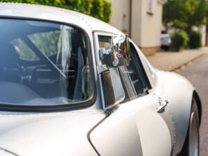 Afbeelding 14/27 van Jaguar E-Type &quot;Low Drag Coupé&quot; (1962)