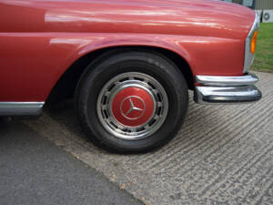 Image 31/32 of Mercedes-Benz 280 SE 3,5 (1971)