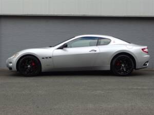 Image 5/98 of Maserati GranTurismo 4.2 (2009)