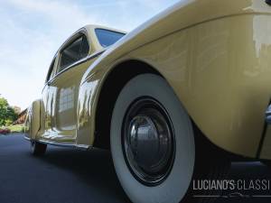 Image 23/50 of Lincoln Zephyr (1947)