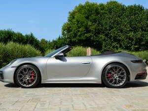 Image 6/50 of Porsche 911 Carrera 4S (2019)