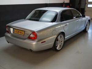 Image 4/50 of Jaguar XJ 8 4.2 (2007)