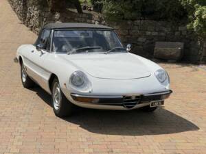 Image 23/50 of Alfa Romeo 2000 Spider Veloce (1972)