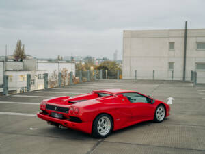 Image 2/12 of Lamborghini Diablo VT Roadster (1996)