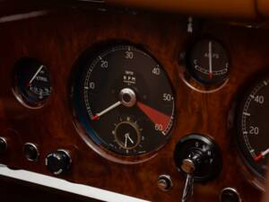 Immagine 13/41 di Jaguar XK 150 3.8 SE OTS (1960)