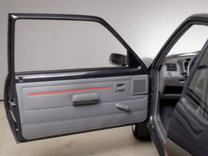 Imagen 8/28 de Peugeot 205 GTi 1.9 (1991)