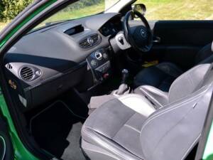 Immagine 26/28 di Renault Clio II 2.0 RS Cup (2010)